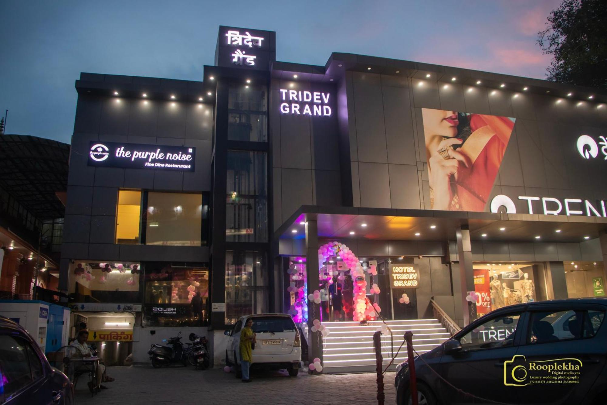 Hotel Tridev Grand Varanasi Eksteriør billede